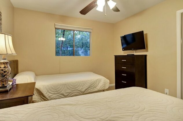 Redfield - 4 Bedroom Home - Scottsdale - Photo5