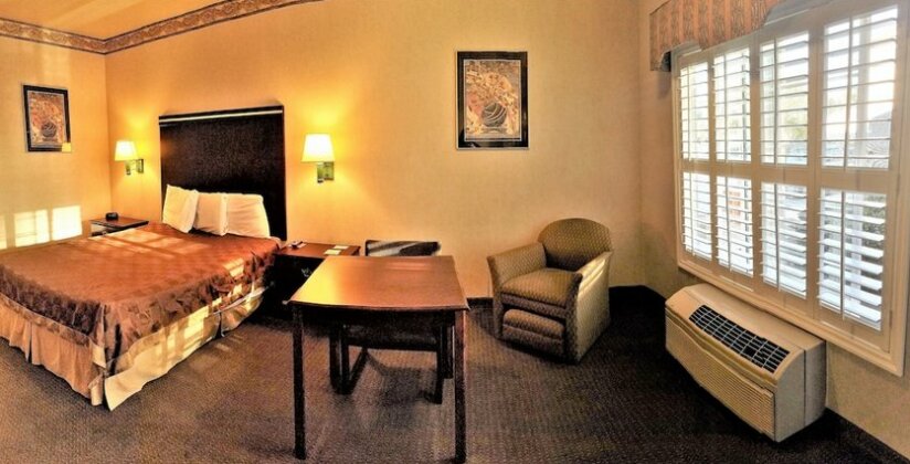 GuestHouse Inn & Suites Pico Rivera/Downey - Photo4