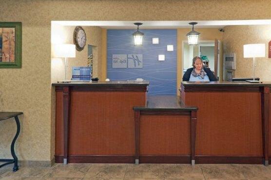 Holiday Inn Express Hotel & Suites Pierre-Fort Pierre - Photo4