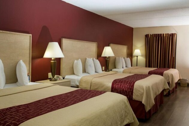 Red Roof Inn & Suites Pigeon Forge - Parkway - Photo4