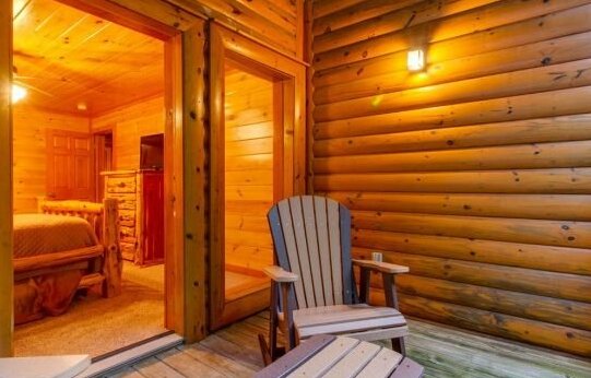 Rustic Cinema Lodge by RedAwning - Photo2