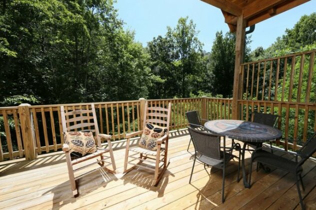 Secluded Romance - Photo4