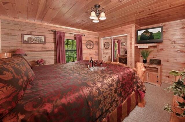 Serendipity Pigeon Forge - Photo2