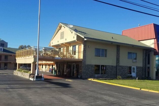 Travelodge by Wyndham Pigeon Forge - Photo2
