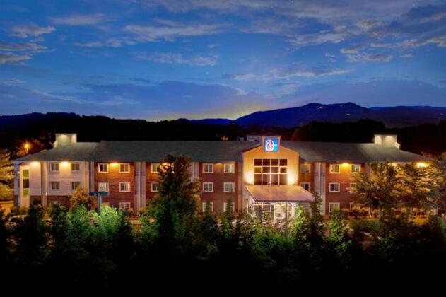 Vista Inn and Suites Pigeon Forge