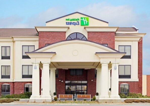 Holiday Inn Express & Suites Pine Bluff/Pines Mall - Photo2
