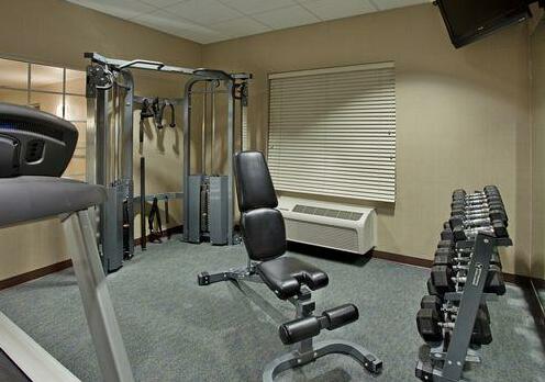 Holiday Inn Express & Suites Pittsburg - Photo3