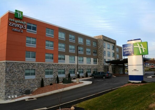Holiday Inn Express & Suites - Pittsburgh - Monroeville - Photo2