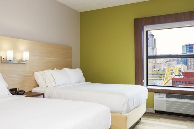 Holiday Inn Express & Suites Pittsburgh North Shore - Photo4