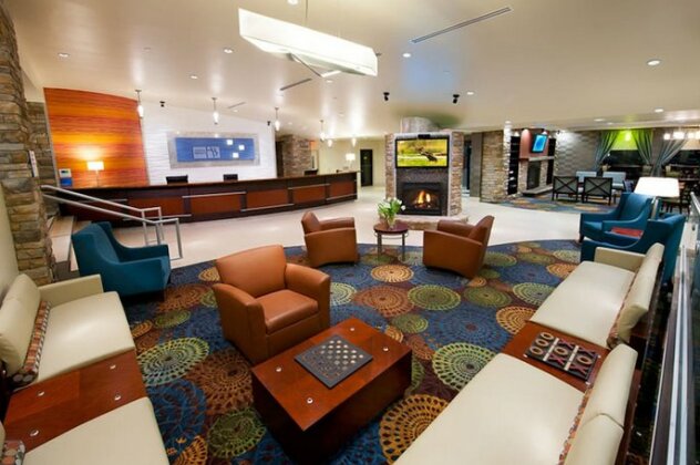 Holiday Inn Express & Suites Pittsburgh West - Greentree - Photo2