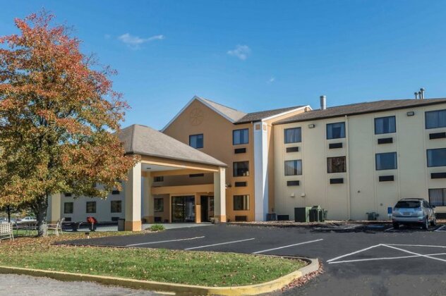 Quality Inn & Suites Harmarville - Photo3