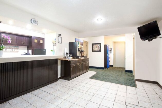Super 8 by Wyndham Pittsburgh Airport Coraopolis Area - Photo3