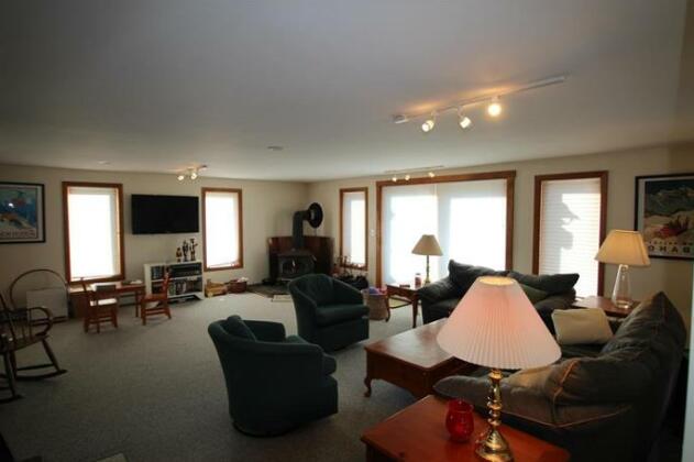 Pittsfield Chalet - Photo2