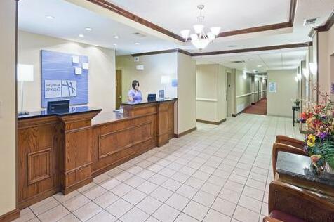 Holiday Inn Express Hotel & Suites Plainview - Photo5