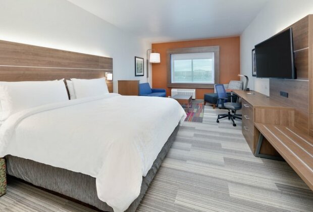 Holiday Inn Express & Suites - Plano East - Photo3