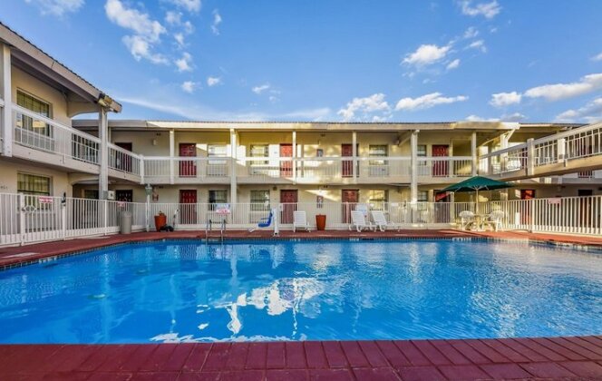 Red Roof Inn Plano - Photo2
