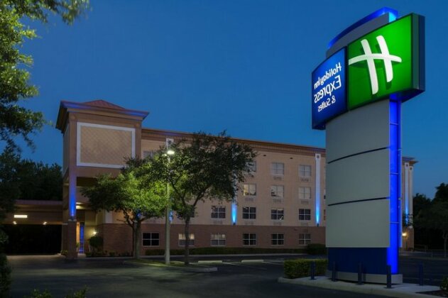 Holiday Inn Express Hotel & Suites Plant City - Photo2