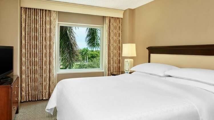 Sheraton Suites Fort Lauderdale Plantation - Photo3