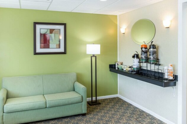 Quality Inn & Suites Plattsburgh - Photo4