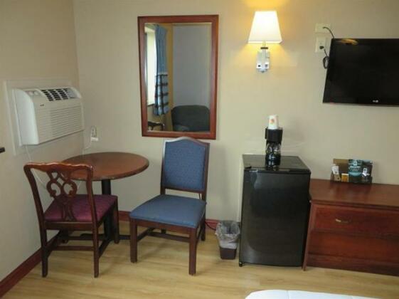 Super 8 by Wyndham Kenosha Pleasant Prairie - Photo4