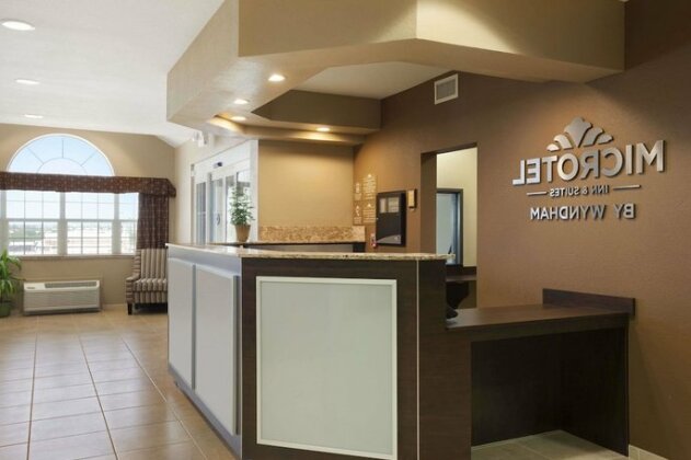 Microtel Inn & Suites Pleasanton - Photo4