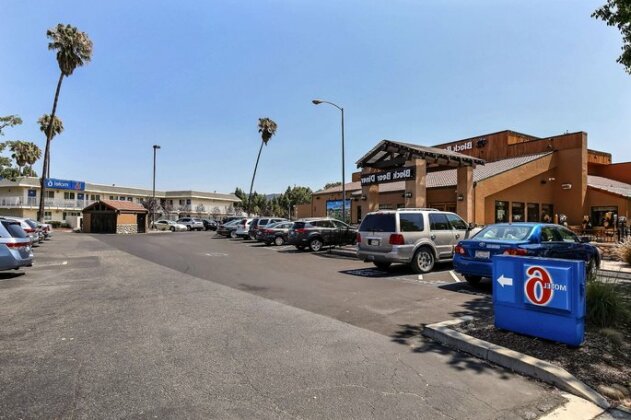 Motel 6 Pleasanton - Photo3