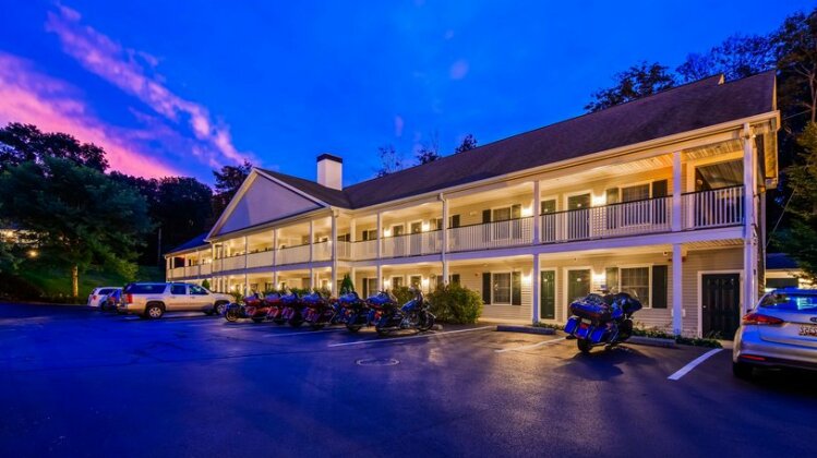 Best Western Plus Cold Spring - Photo3