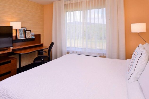 Fairfield Inn & Suites by Marriott Plymouth White Mountains - Photo5