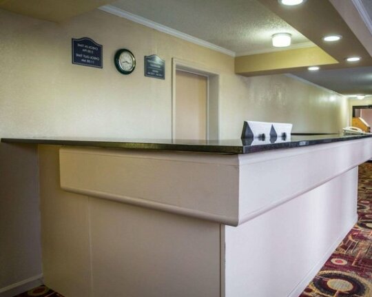 Rodeway Inn & Suites Plymouth - Photo3