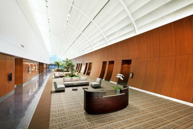 Sheraton Hotel Fairplex & Conference Center - Photo3