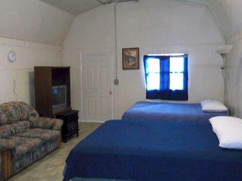 Big Chief RV Park and Extended Stay Cabins - Photo4