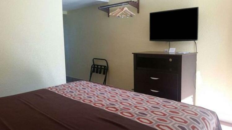 Americas Best Value Inn and Suites Groves - Photo5