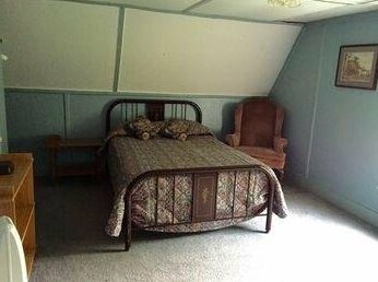 Blue Spruce Motel - Photo4