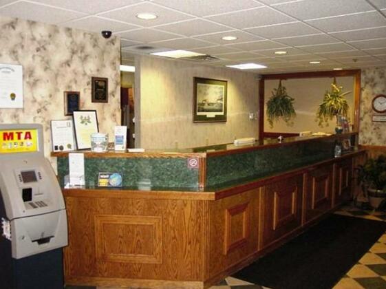 Commodore Perry Inn and Suites - Photo4