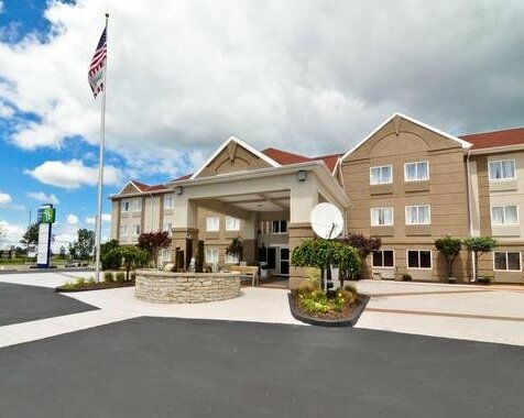 Holiday Inn Express Hotel & Suites Port Clinton-Catawba Island - Photo2