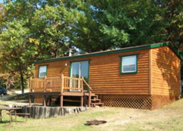 Arrowhead Camping Resort Park Model 10 - Photo2