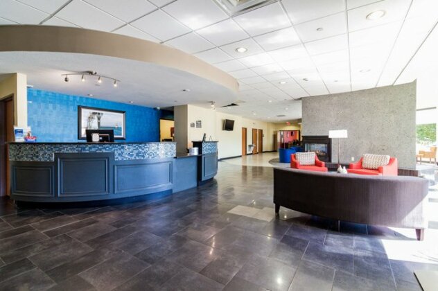 BEST WESTERN Plus Portage Hotel and Suites - Photo4