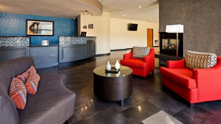 BEST WESTERN Plus Portage Hotel and Suites - Photo5