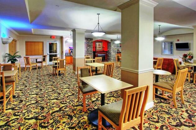 Holiday Inn Express & Suites Portales - Photo4