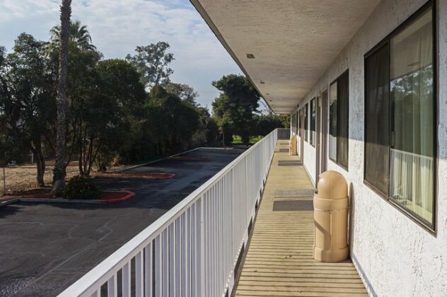 Motel 6 Porterville - Photo5