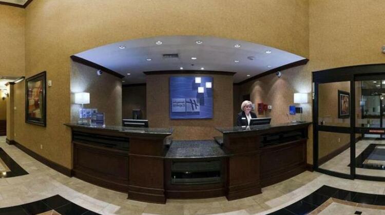 Holiday Inn Express & Suites Poteau - Photo2
