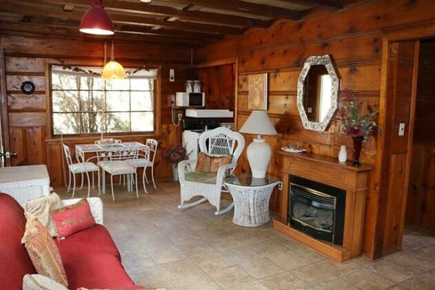 Apple Creek Cottages - Photo3