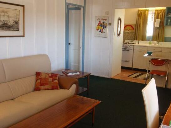 The Motor Lodge - Photo4