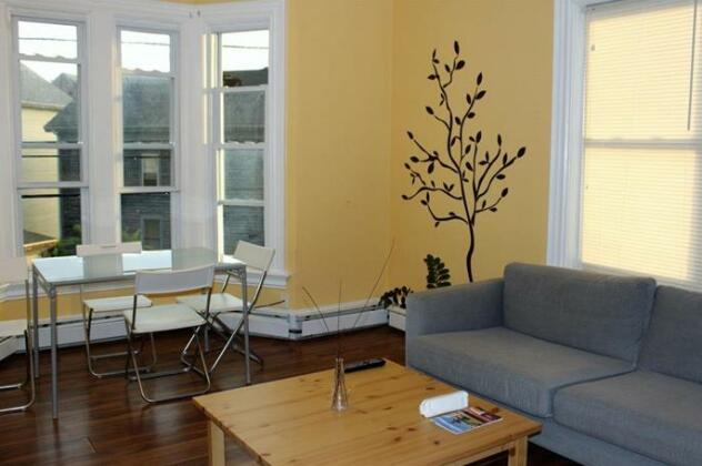 Providence Hostel & Guest House - Photo4