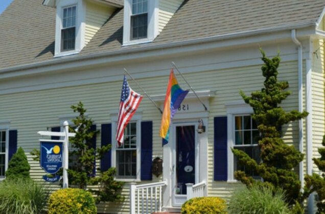 Admiral's Landing - Photo2