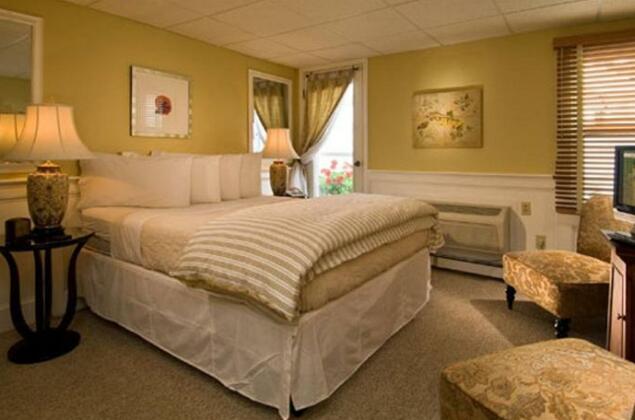 Inn at 7 Central - Photo3