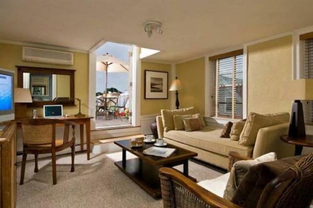 Inn at 7 Central - Photo4