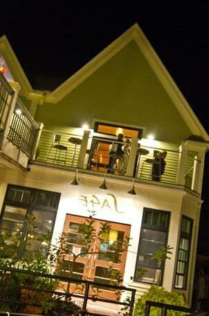 Sage Inn and Lounge - Photo2
