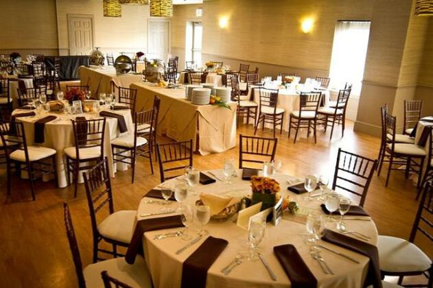 Sage Inn and Lounge - Photo5