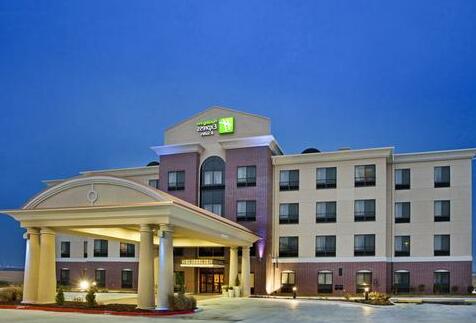 Holiday Inn Express and Suites Pryor